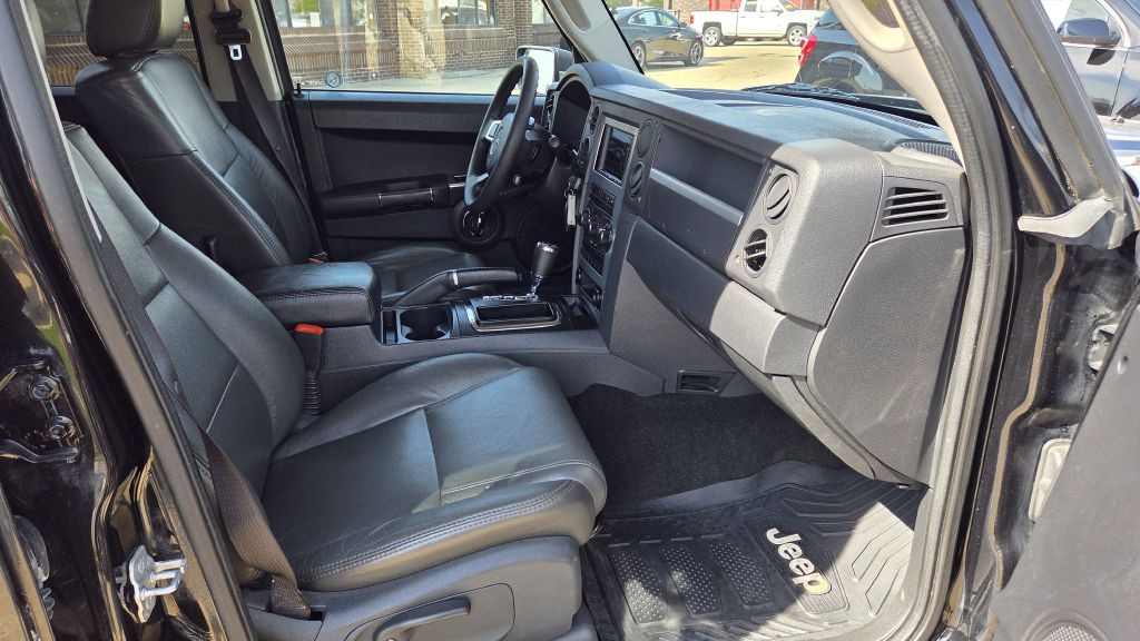 2010 Jeep Commander Image 13