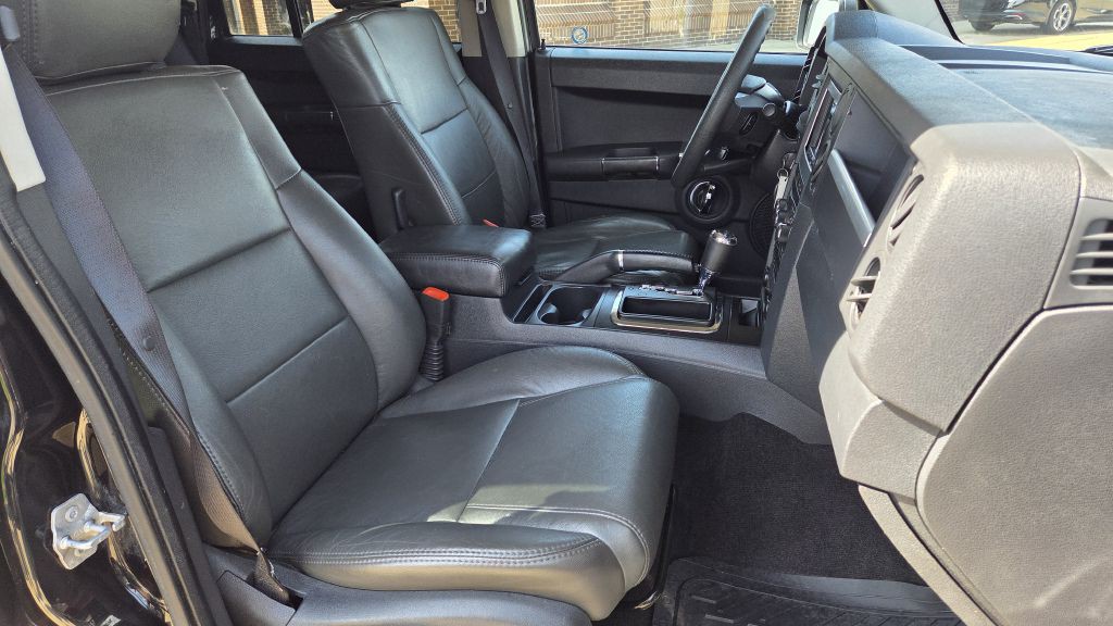 2010 Jeep Commander Image 14
