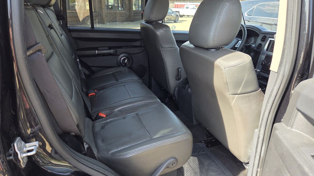 2010 Jeep Commander Image 16