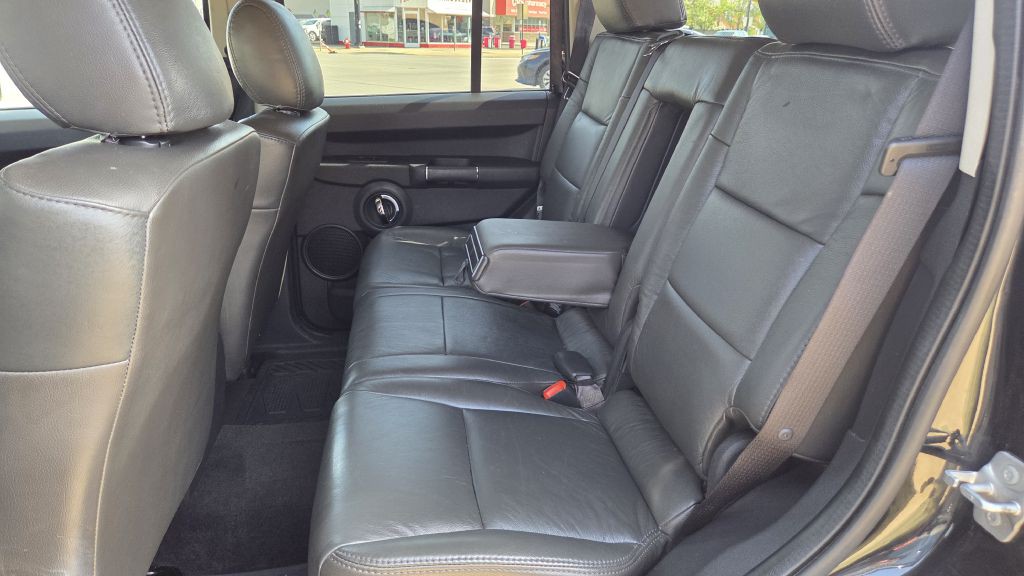 2010 Jeep Commander Image 19