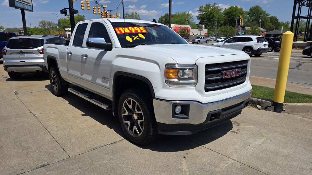 2015 GMC Sierra Image 2
