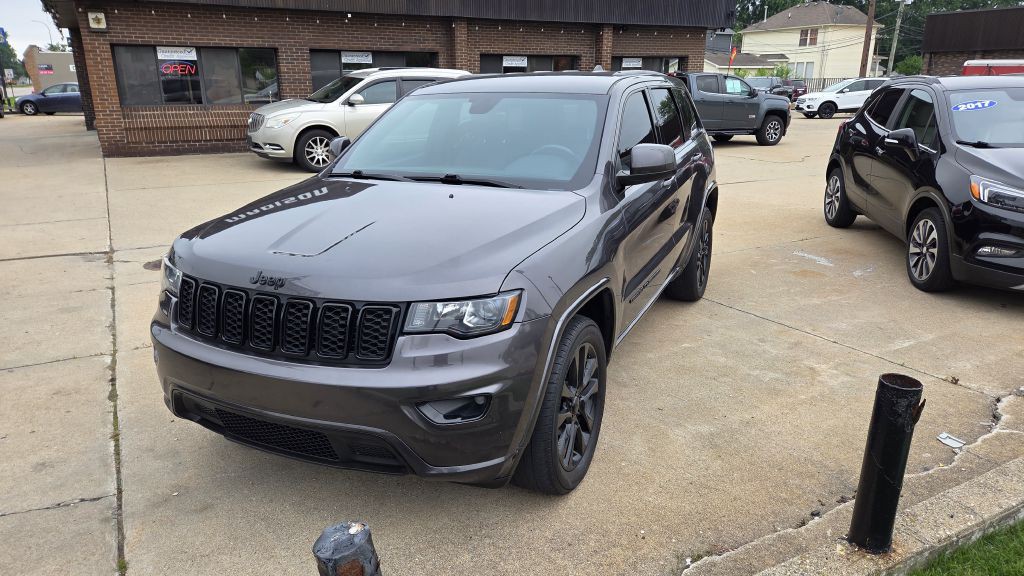 2018 Jeep Grand Cherokee Image 2
