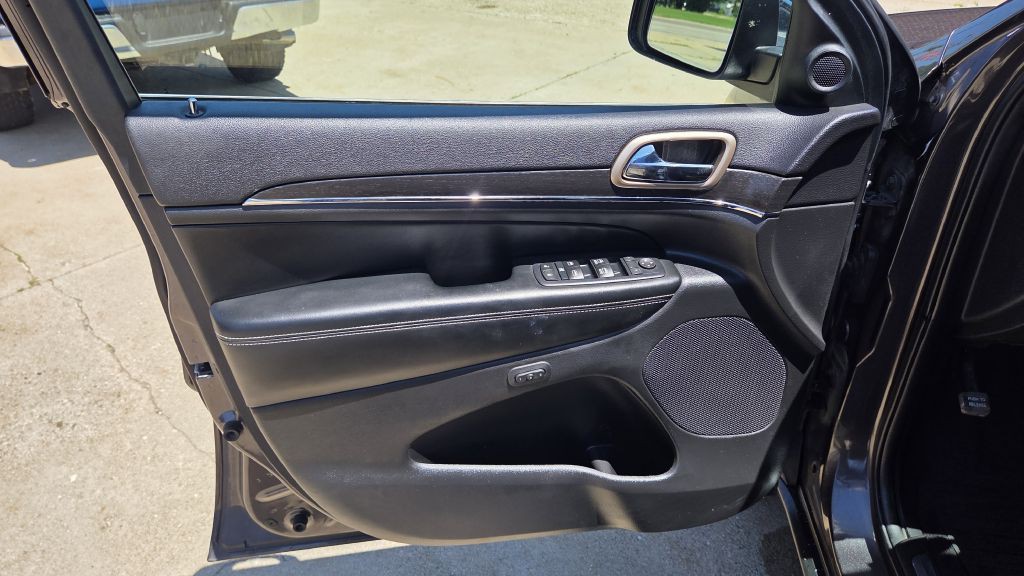 2017 Jeep Grand Cherokee Image 13