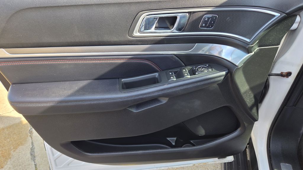 2017 Ford Explorer Image 6