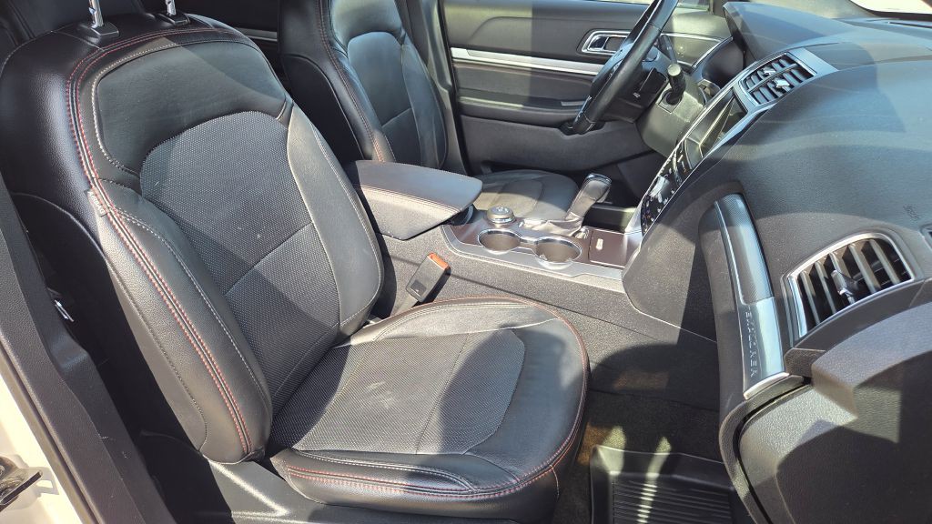 2017 Ford Explorer Image 15