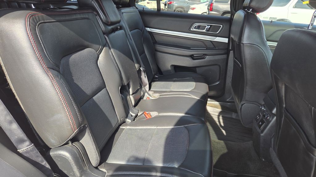 2017 Ford Explorer Image 18