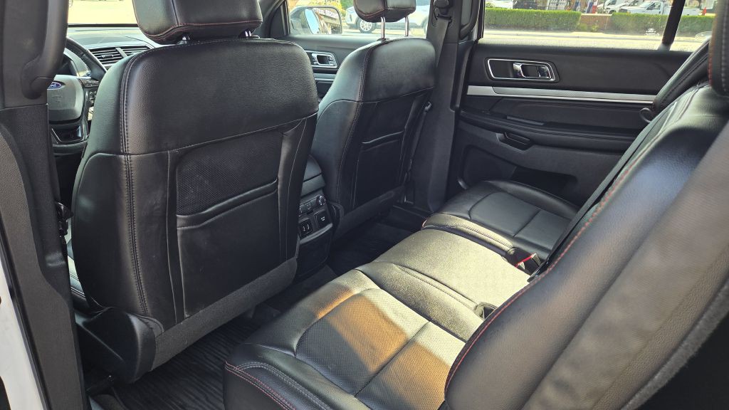 2017 Ford Explorer Image 19