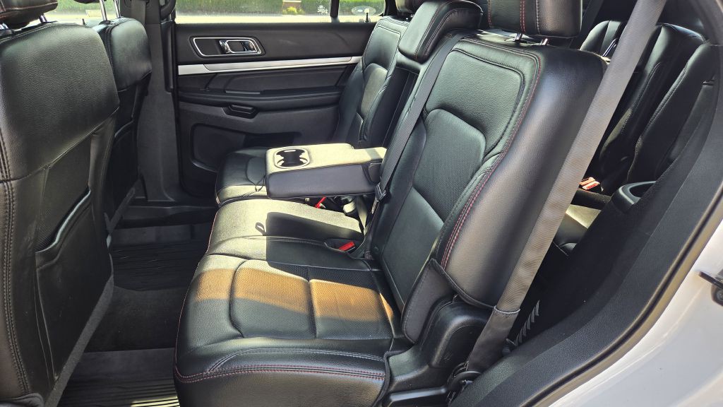 2017 Ford Explorer Image 21