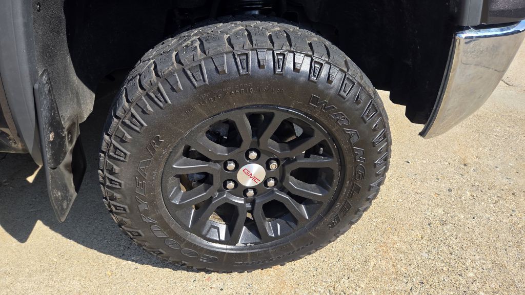 2015 GMC Sierra Image 24