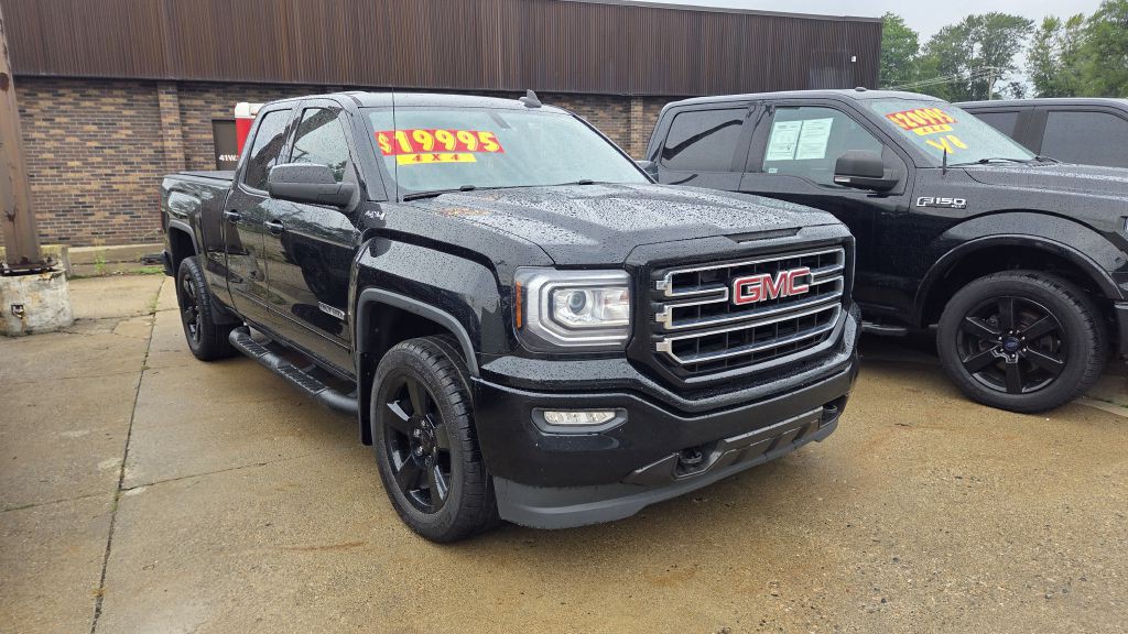 2017 GMC Sierra Image 2