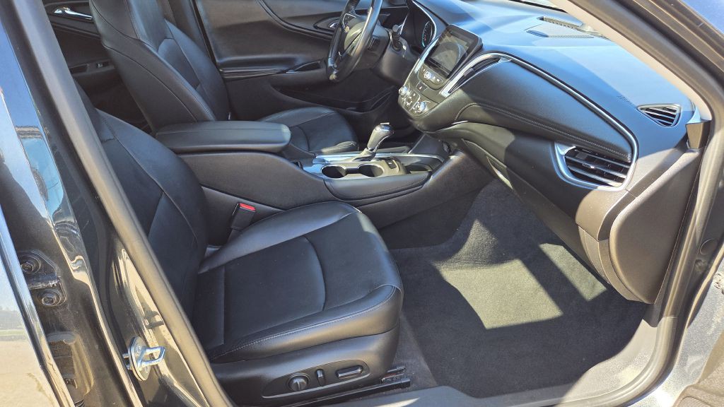 2016 Chevrolet Malibu Image 15