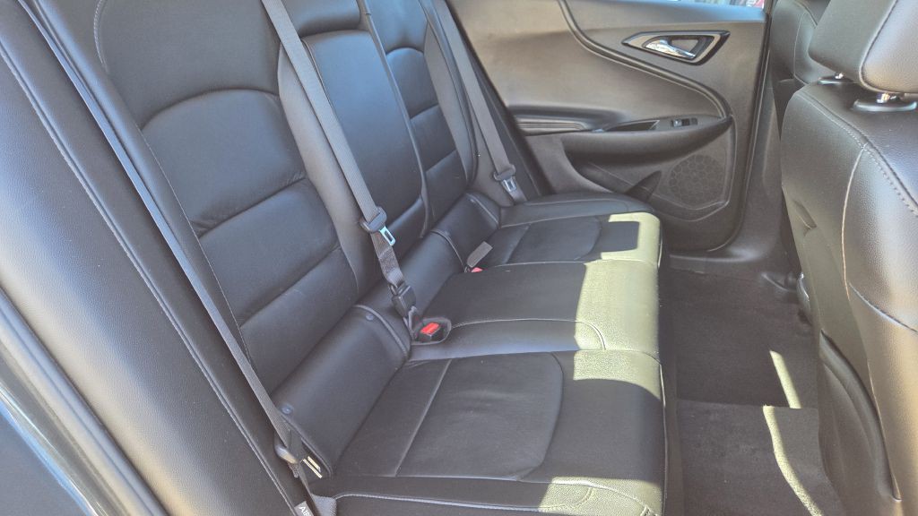 2016 Chevrolet Malibu Image 18
