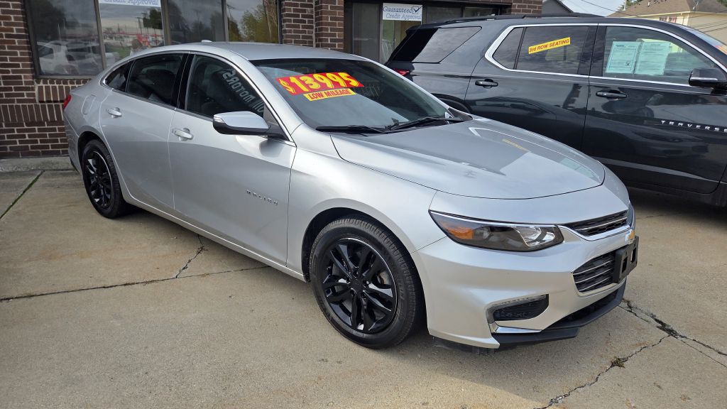 2016 Chevrolet Malibu Image 2