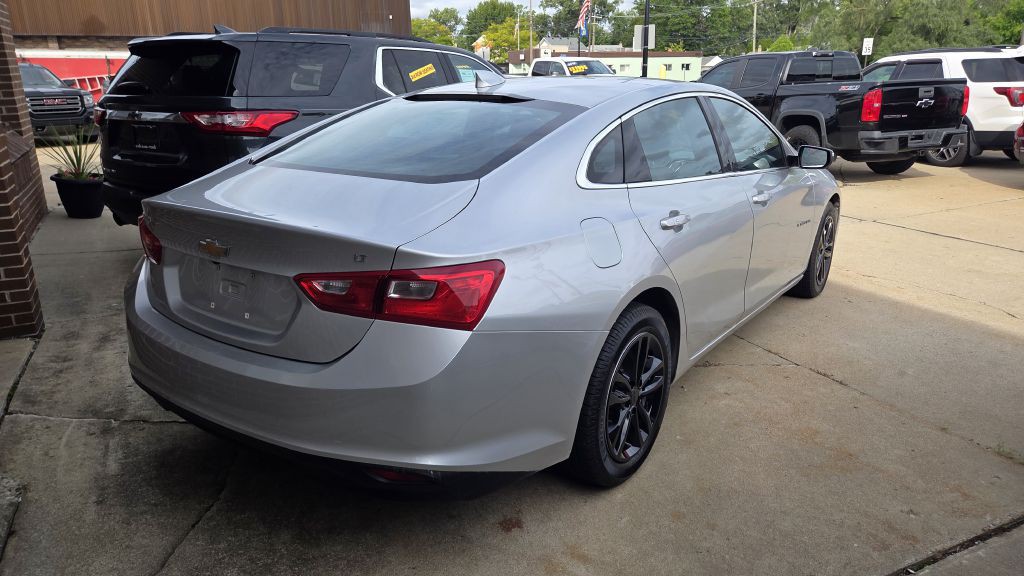 2016 Chevrolet Malibu Image 3