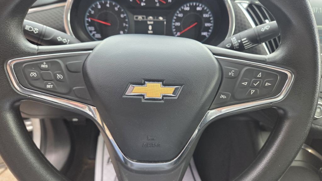2016 Chevrolet Malibu Image 8