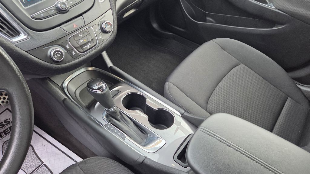 2016 Chevrolet Malibu Image 12