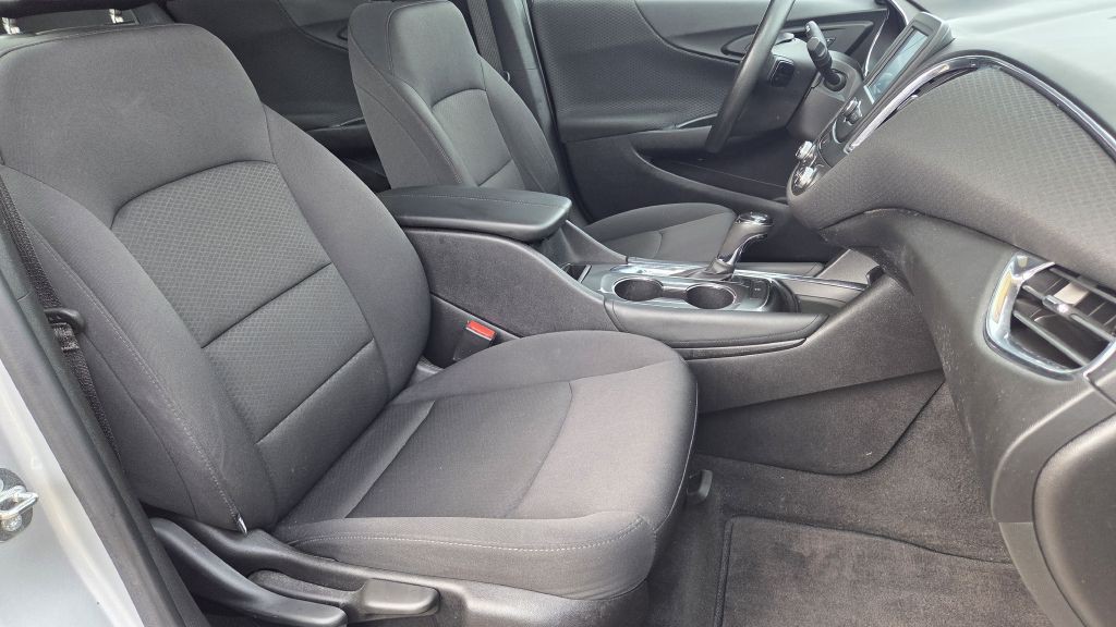2016 Chevrolet Malibu Image 15