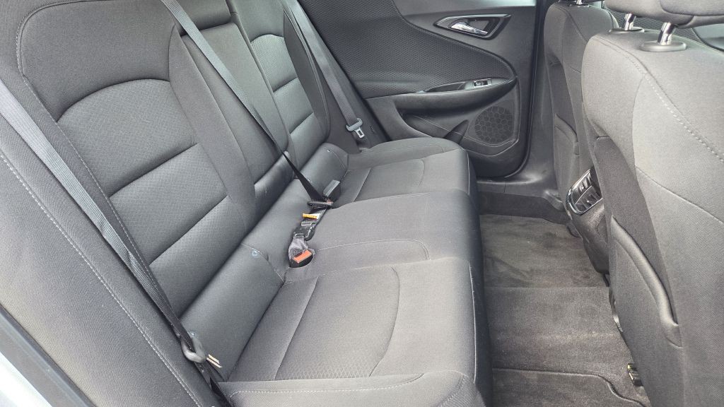 2016 Chevrolet Malibu Image 18