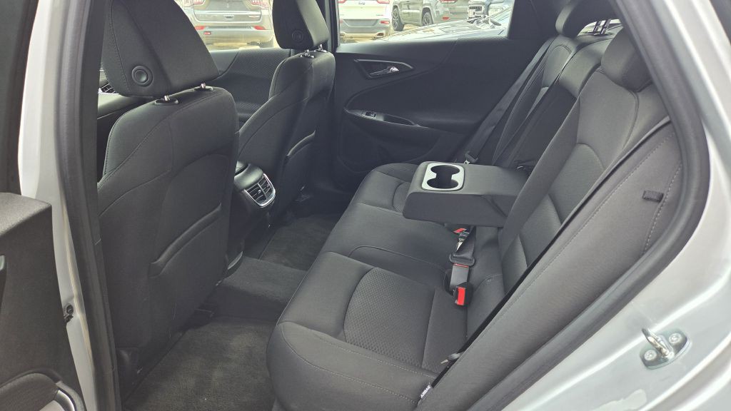 2016 Chevrolet Malibu Image 19