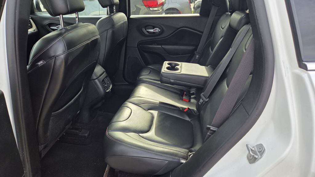 2016 Jeep Cherokee Image 19