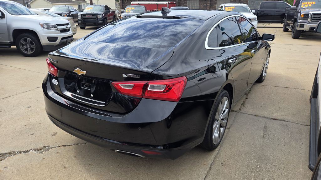 2018 Chevrolet Malibu Image 3