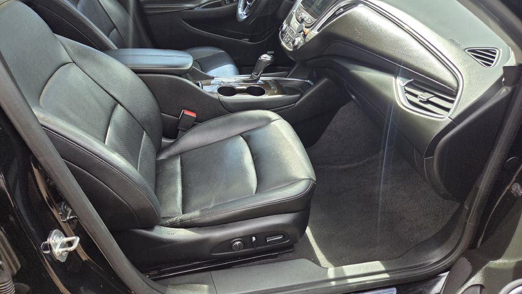 2018 Chevrolet Malibu Image 14