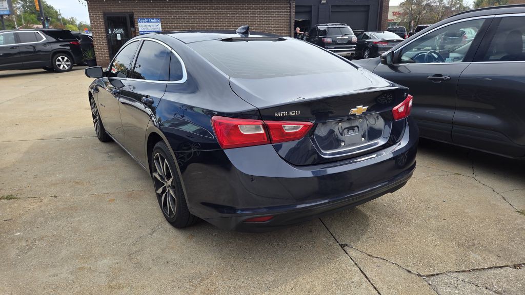 2017 Chevrolet Malibu Image 4
