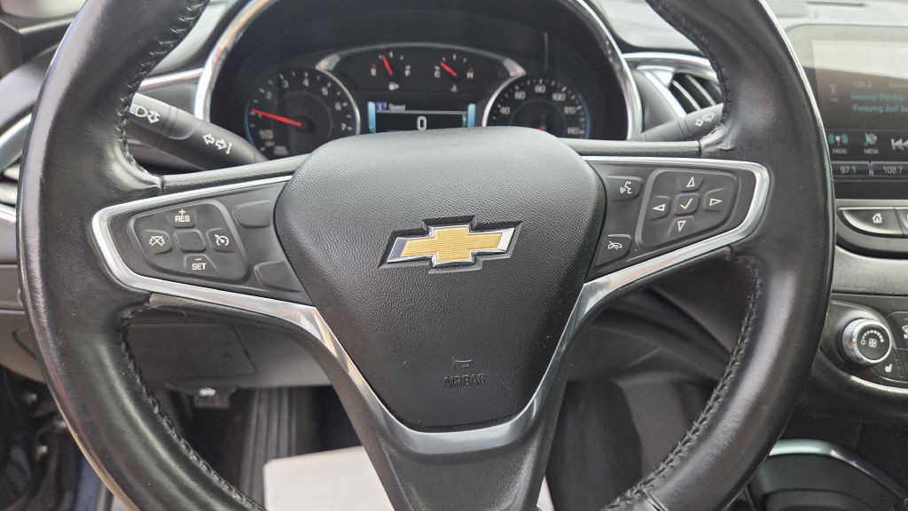 2017 Chevrolet Malibu Image 8