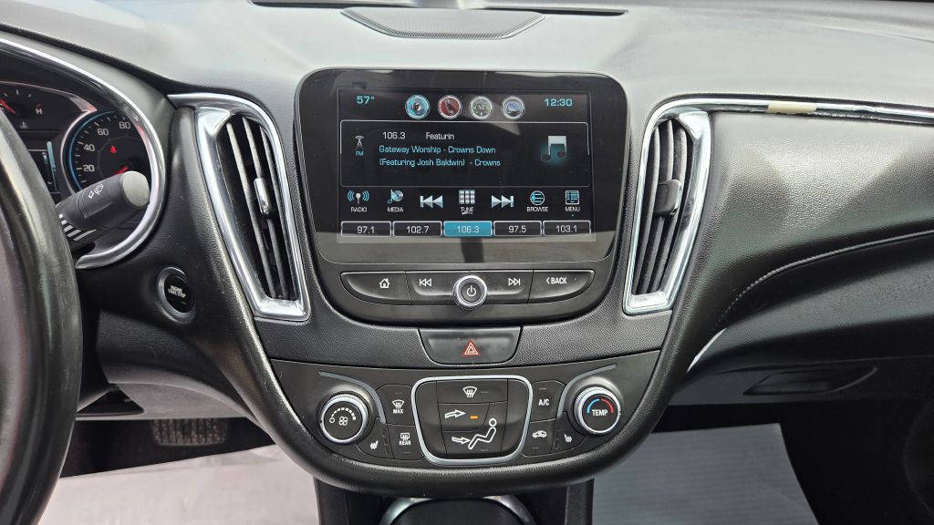 2017 Chevrolet Malibu Image 10