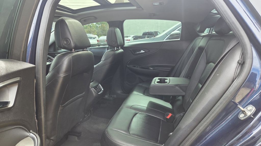 2017 Chevrolet Malibu Image 19