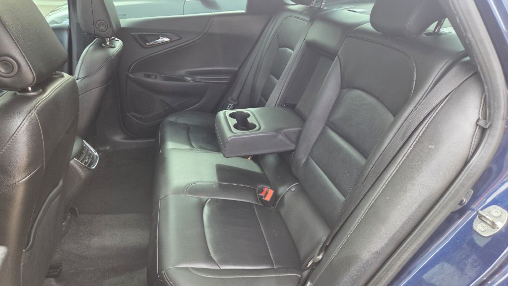2017 Chevrolet Malibu Image 20