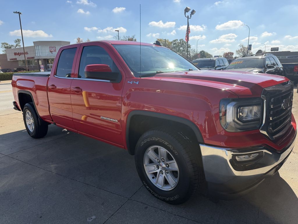 2016 GMC Sierra Image 2