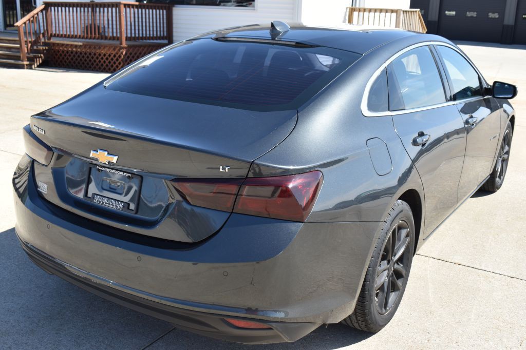 2016 Chevrolet Malibu Image 3