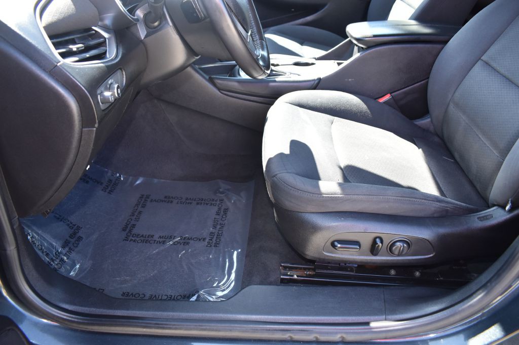 2016 Chevrolet Malibu Image 11