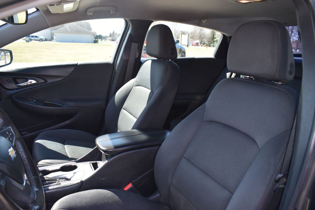 2016 Chevrolet Malibu Image 12