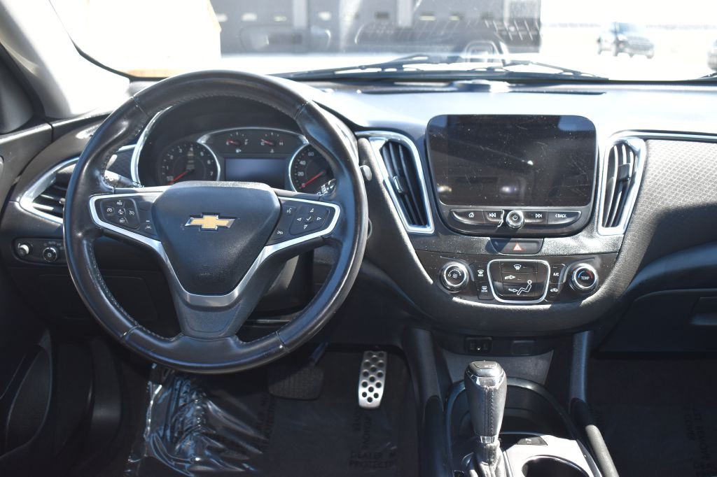 2016 Chevrolet Malibu Image 13