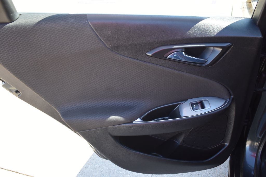 2016 Chevrolet Malibu Image 16