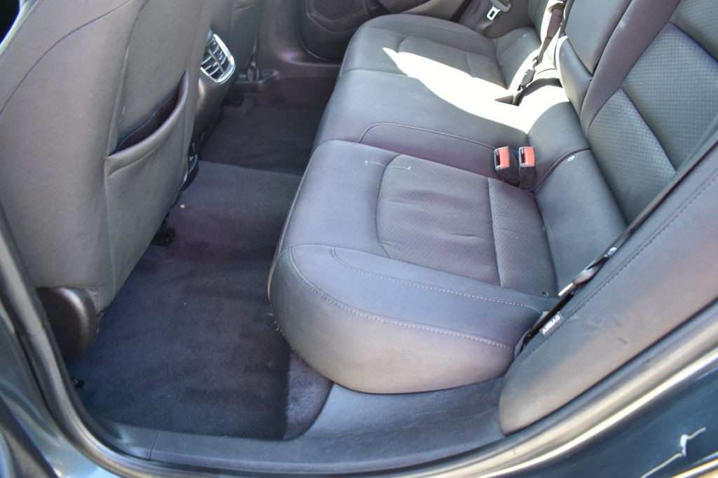 2016 Chevrolet Malibu Image 17