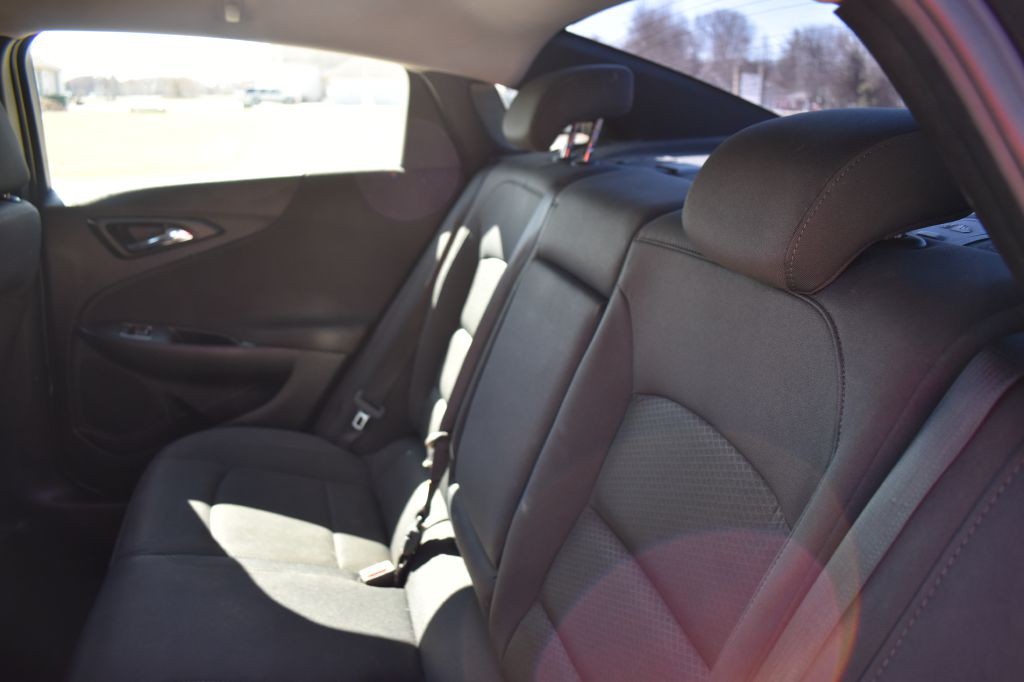 2016 Chevrolet Malibu Image 18
