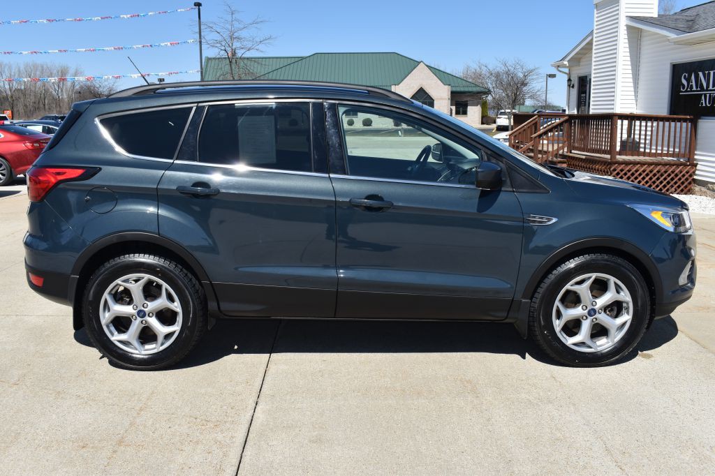 2019 Ford Escape Image 2