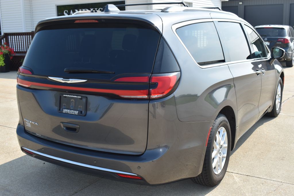 2021 Chrysler Pacifica Image 4