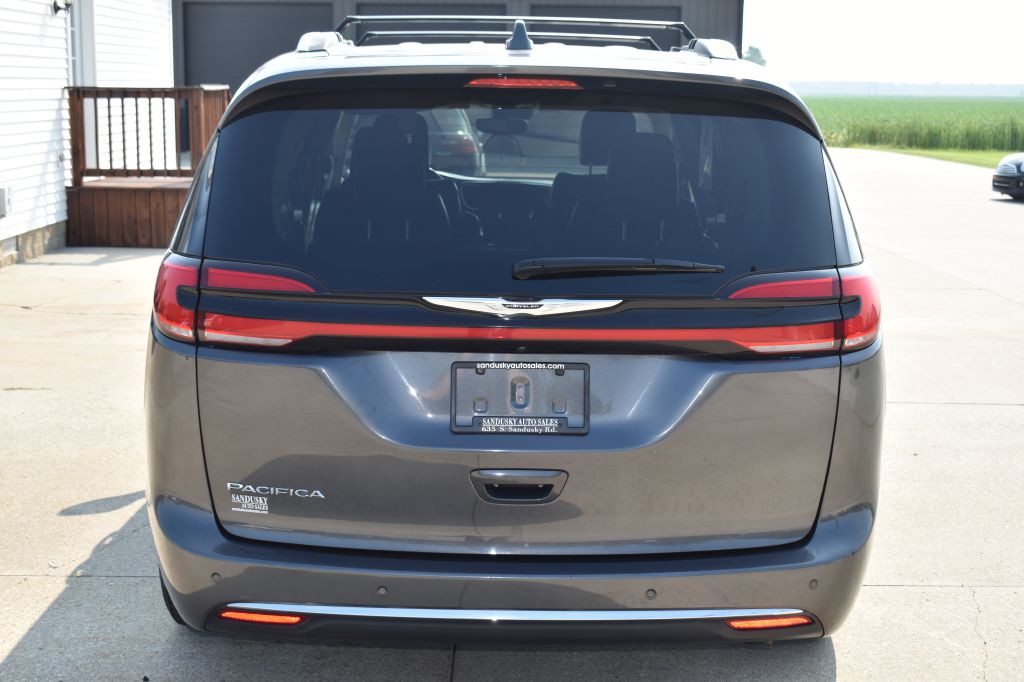 2021 Chrysler Pacifica Image 4