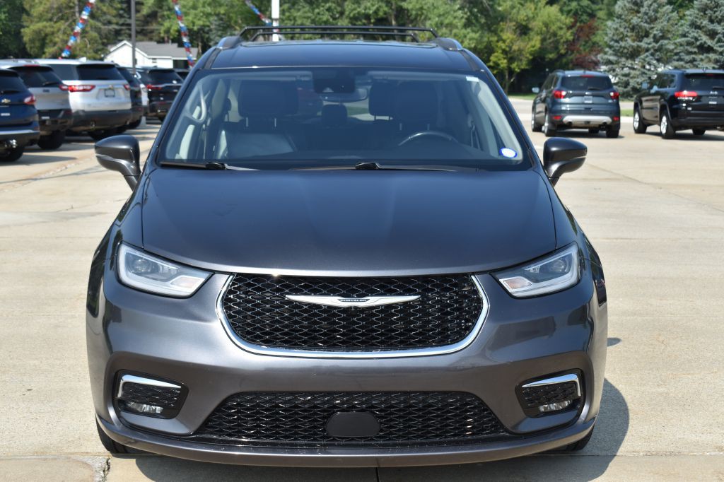 2021 Chrysler Pacifica Image 8