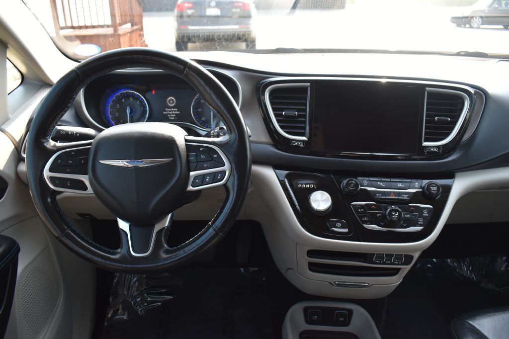2021 Chrysler Pacifica Image 13