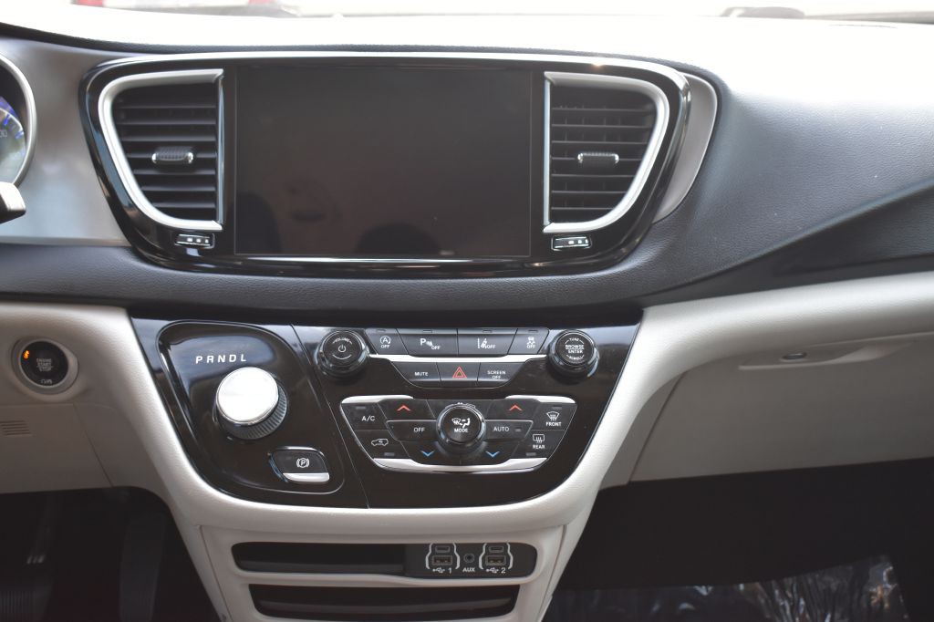 2021 Chrysler Pacifica Image 14