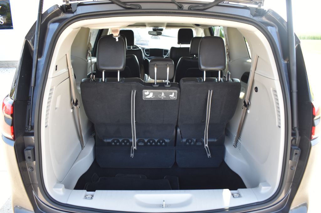 2021 Chrysler Pacifica Image 18