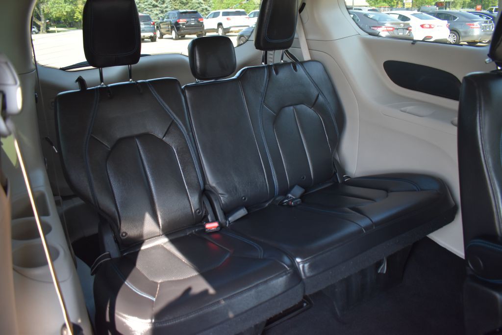 2021 Chrysler Pacifica Image 20