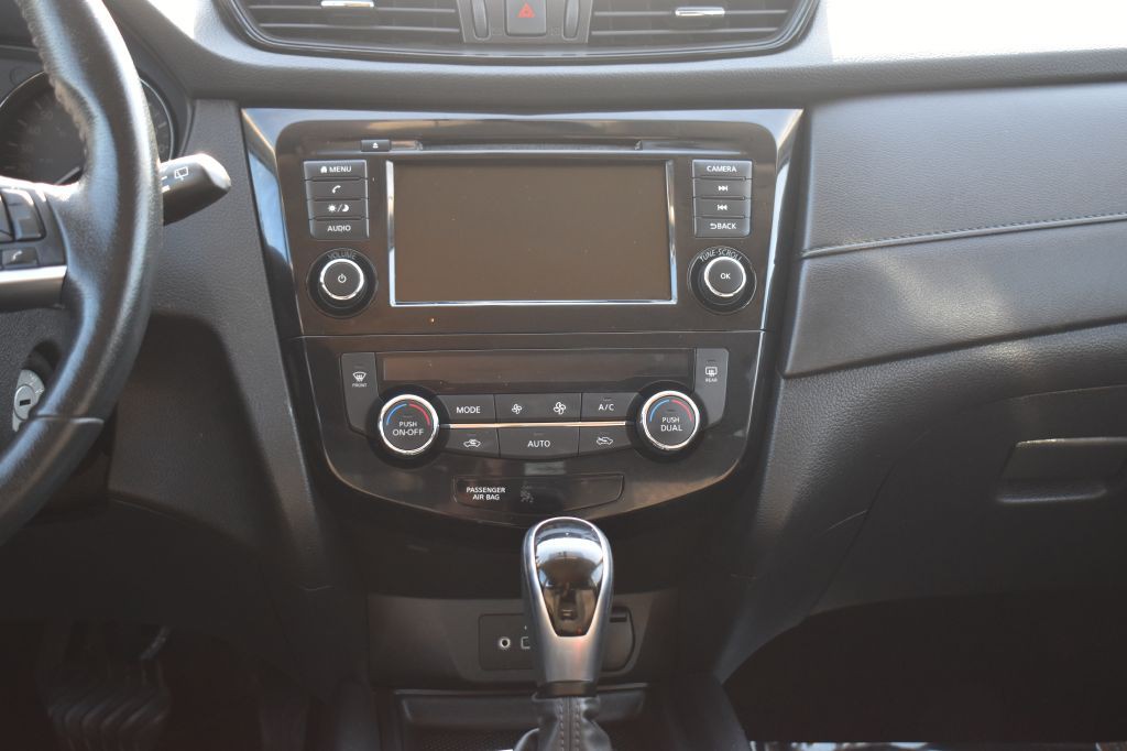 2020 Nissan Rogue Image 13
