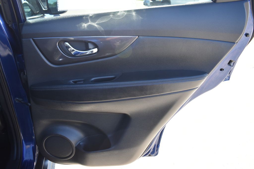 2020 Nissan Rogue Image 18