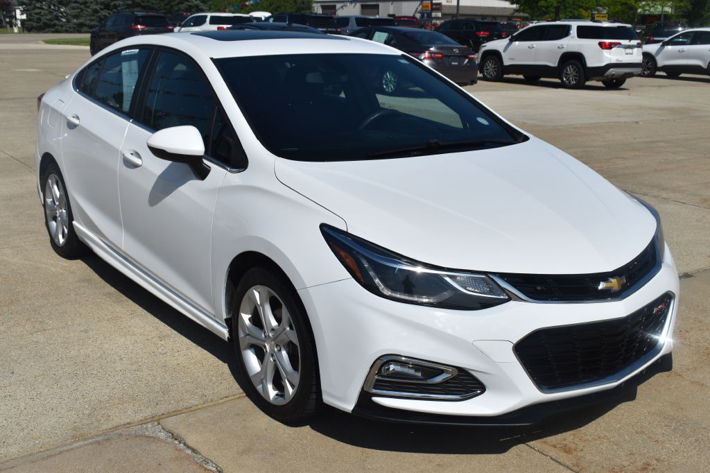 2018 Chevrolet Cruze Image 1